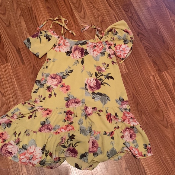Yellow floral strap off shoulder dress, womens xx small, brand is teeze me - Picture 3 of 4